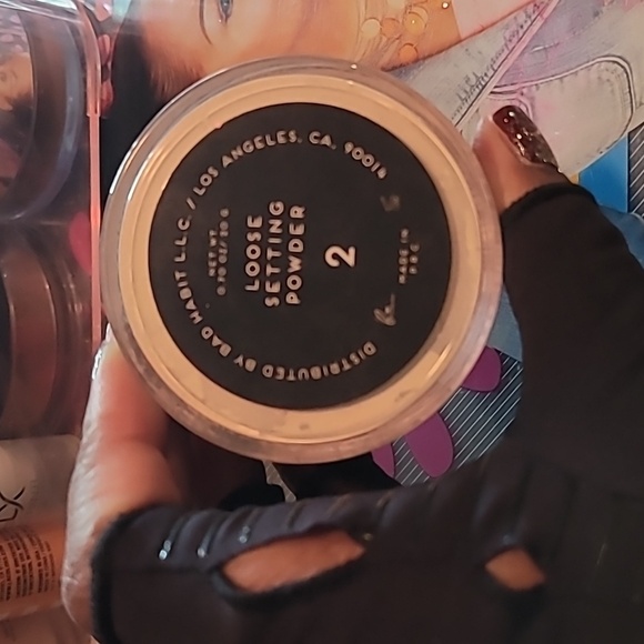Bad Habit Beauty Loose Setting Powder - Picture 2 of 3